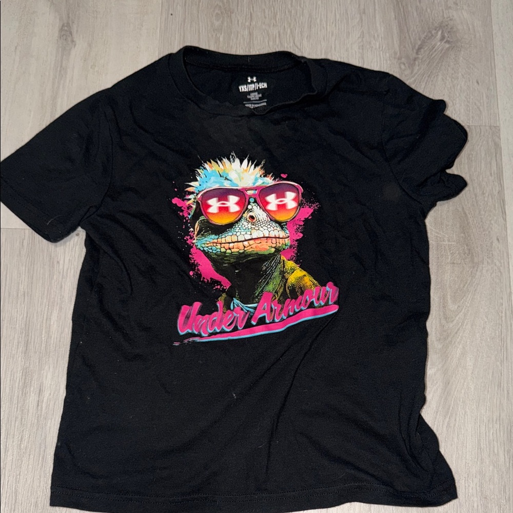 Under Armour boys Black Tee with Vibrant Graphic